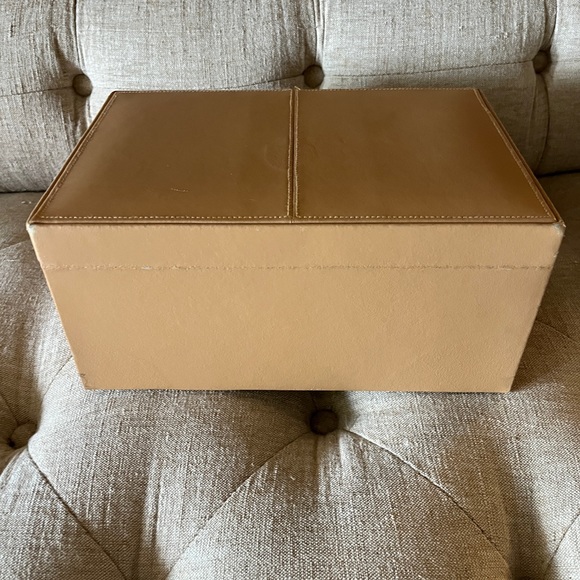 Red Envelope leatherette Jewelry Box in camel tan w ivory interior & Sil… - Picture 10 of 15